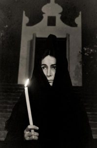 Fotografia em preto e branco da peça Yerma.