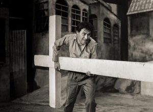 Fotografia em preto e branco da peça O Pagador de Promessas.